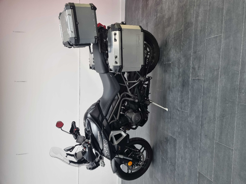 Triumph 800 Tiger XRT 2019 vue gauche