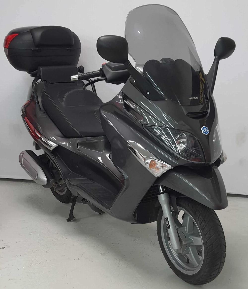Piaggio X-Evo 125 2008 vue 3/4 droite