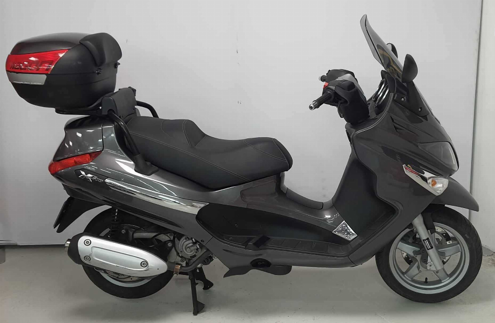 Piaggio X-Evo 125 2008 vue gauche