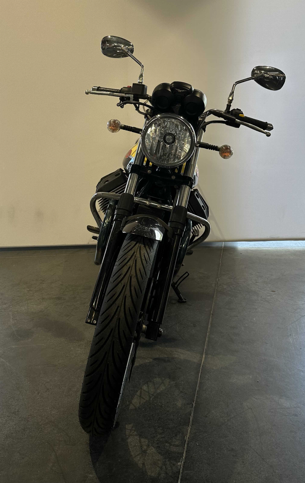 Moto Guzzi V7 SPECIAL 2012 vue avant