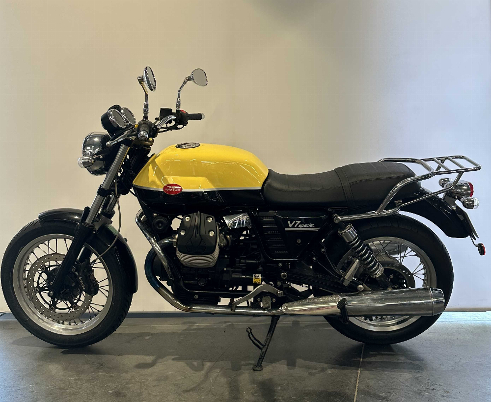 Moto Guzzi V7 SPECIAL 2012 vue gauche