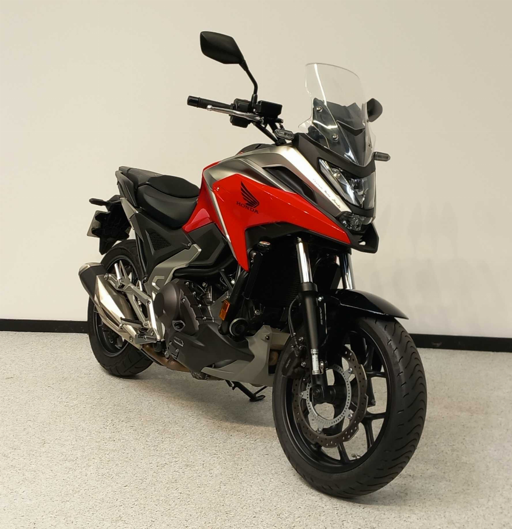Honda NC 750 X DCT 2021 vue 3/4 droite