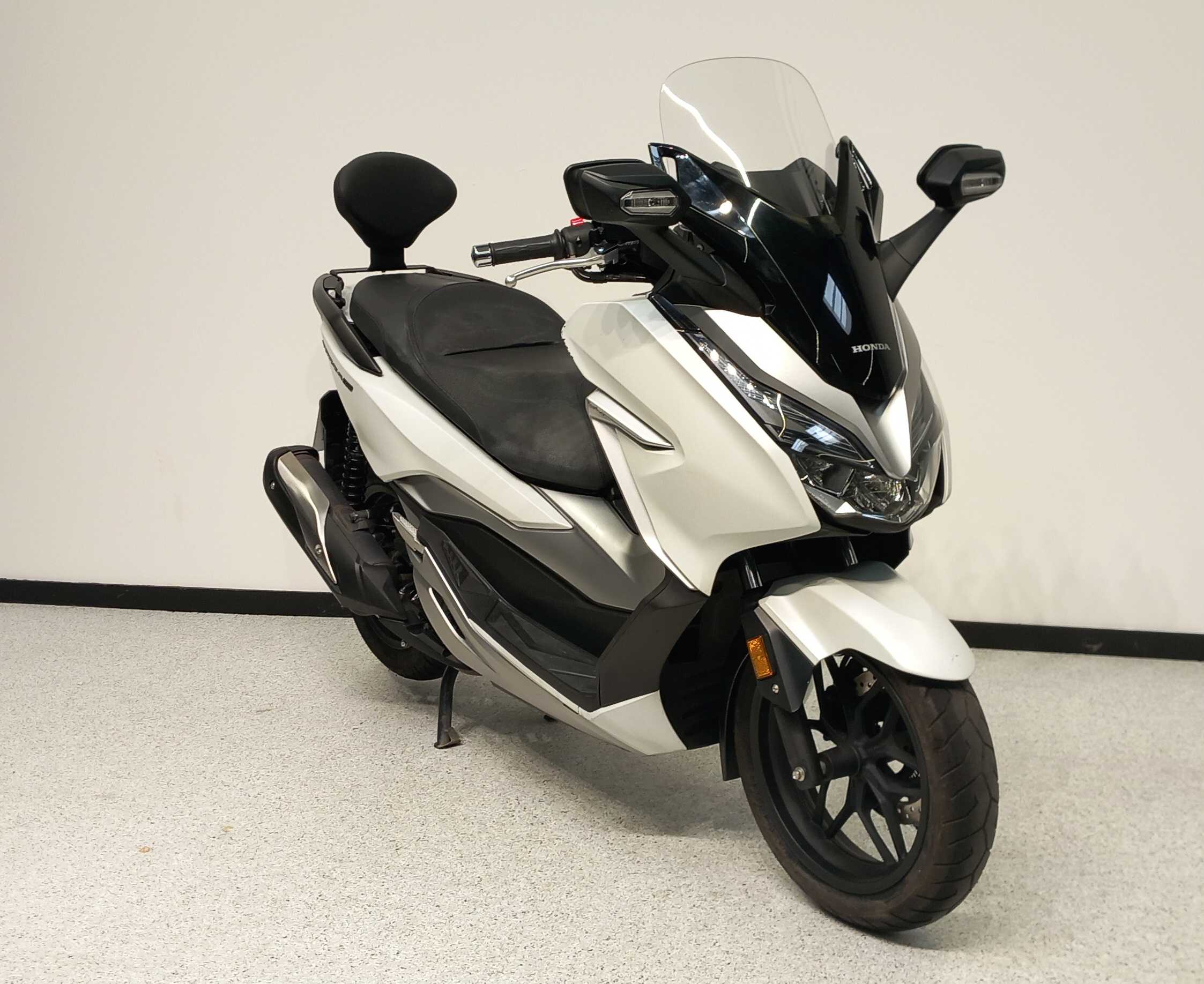 Honda NSS 300 Forza ABS 2019 HD vue 3/4 droite