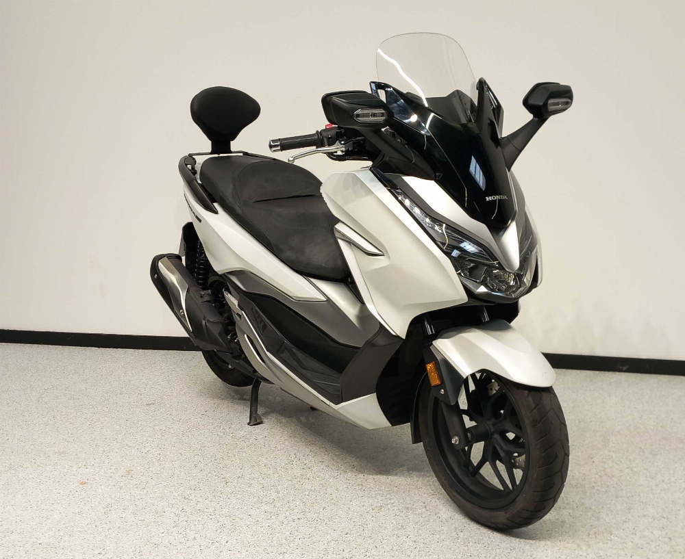 Honda NSS 300 Forza ABS 2019 vue 3/4 droite