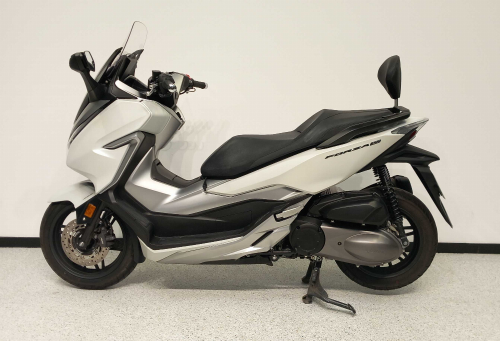 Honda NSS 300 Forza ABS 2019 vue gauche