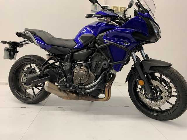 Yamaha MT-07700Tracer (MTT690) (35KW) 2016 HD vue 3/4 droite