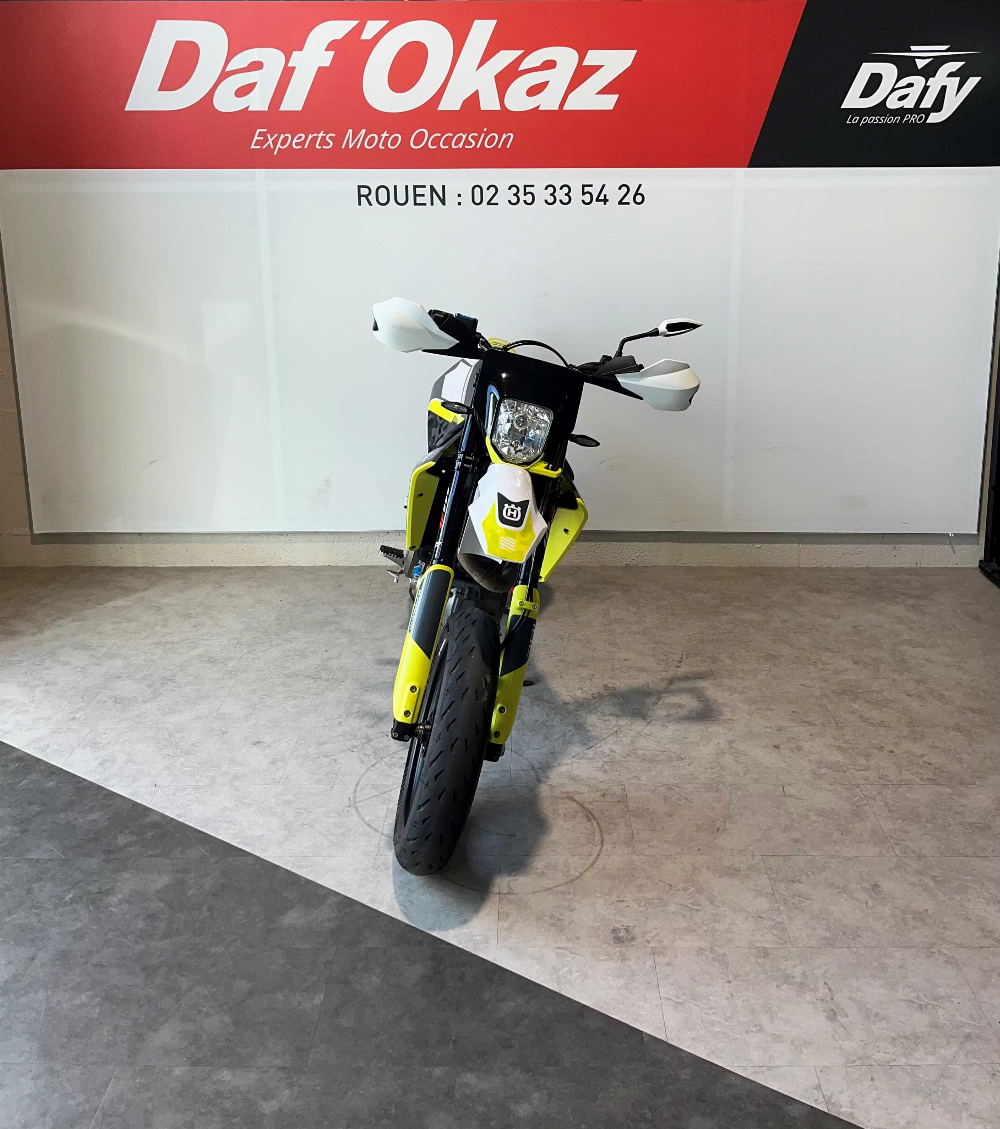 Husqvarna 701 Supermoto 2020 vue avant