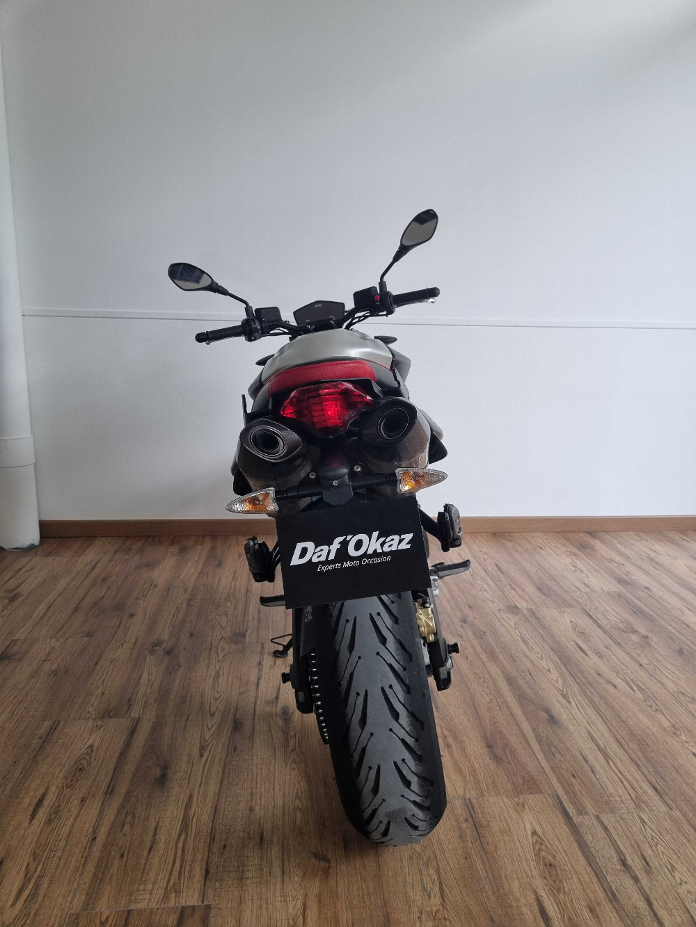 Aprilia Shiver 900 ABS 2018 vue arrière