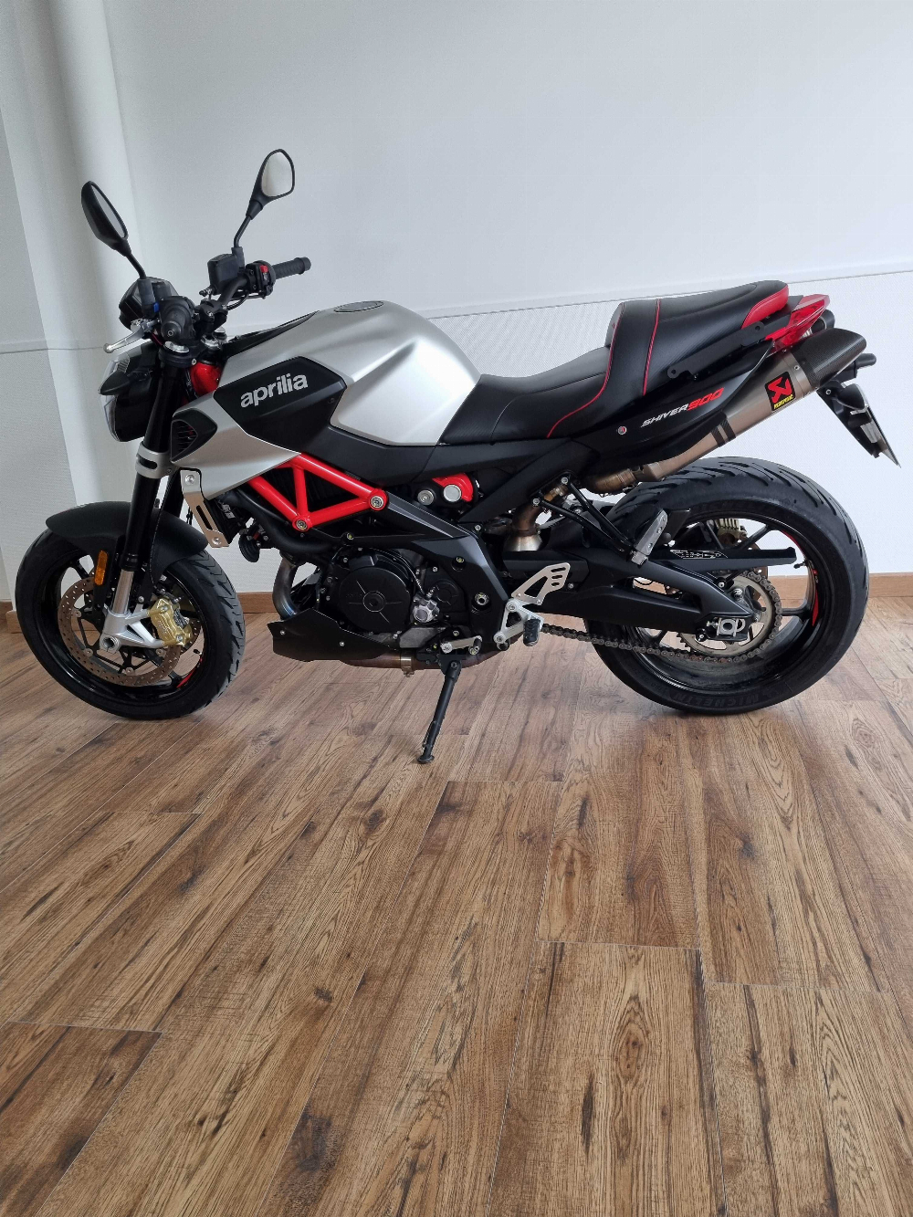 Aprilia Shiver 900 ABS 2018 vue gauche