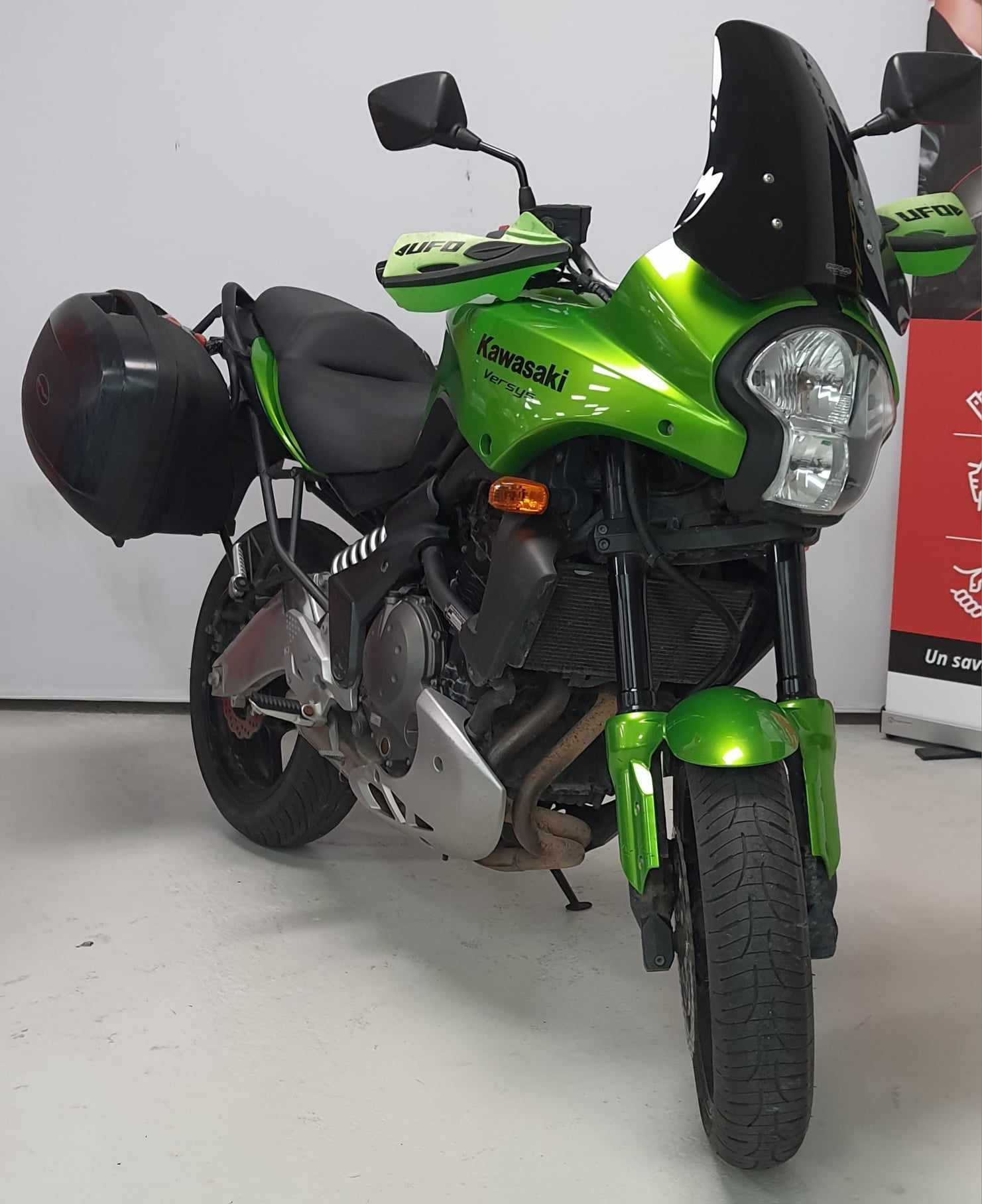 Kawasaki KLE 650 Versys 2008 HD vue 3/4 droite