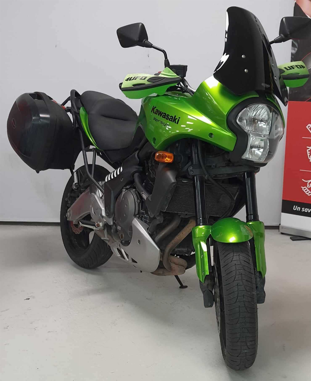 Kawasaki KLE 650 Versys 2008 vue 3/4 droite