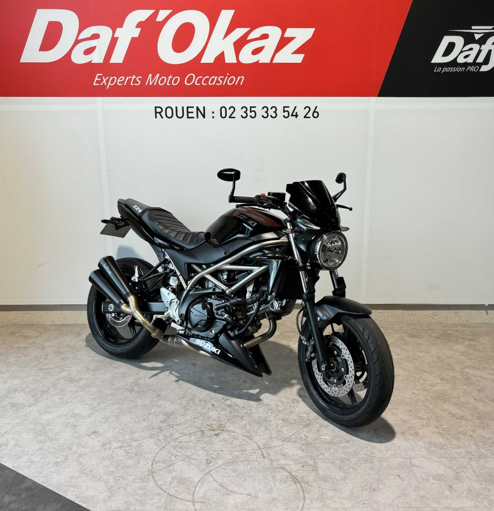 Suzuki SV 650 2022 vue 3/4 droite