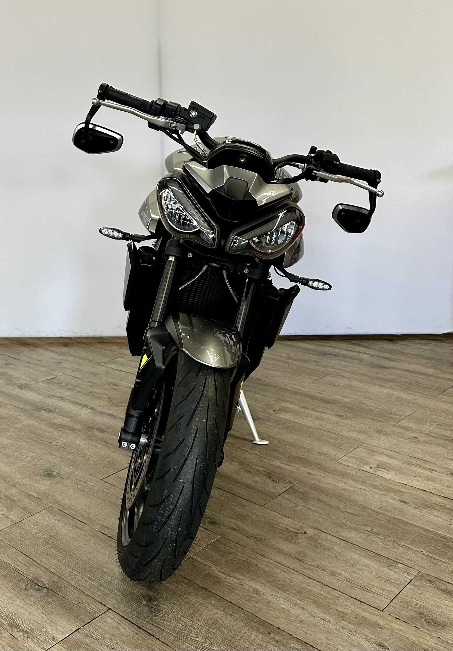 Triumph 765 Street Triple R 2023 HD vue avant