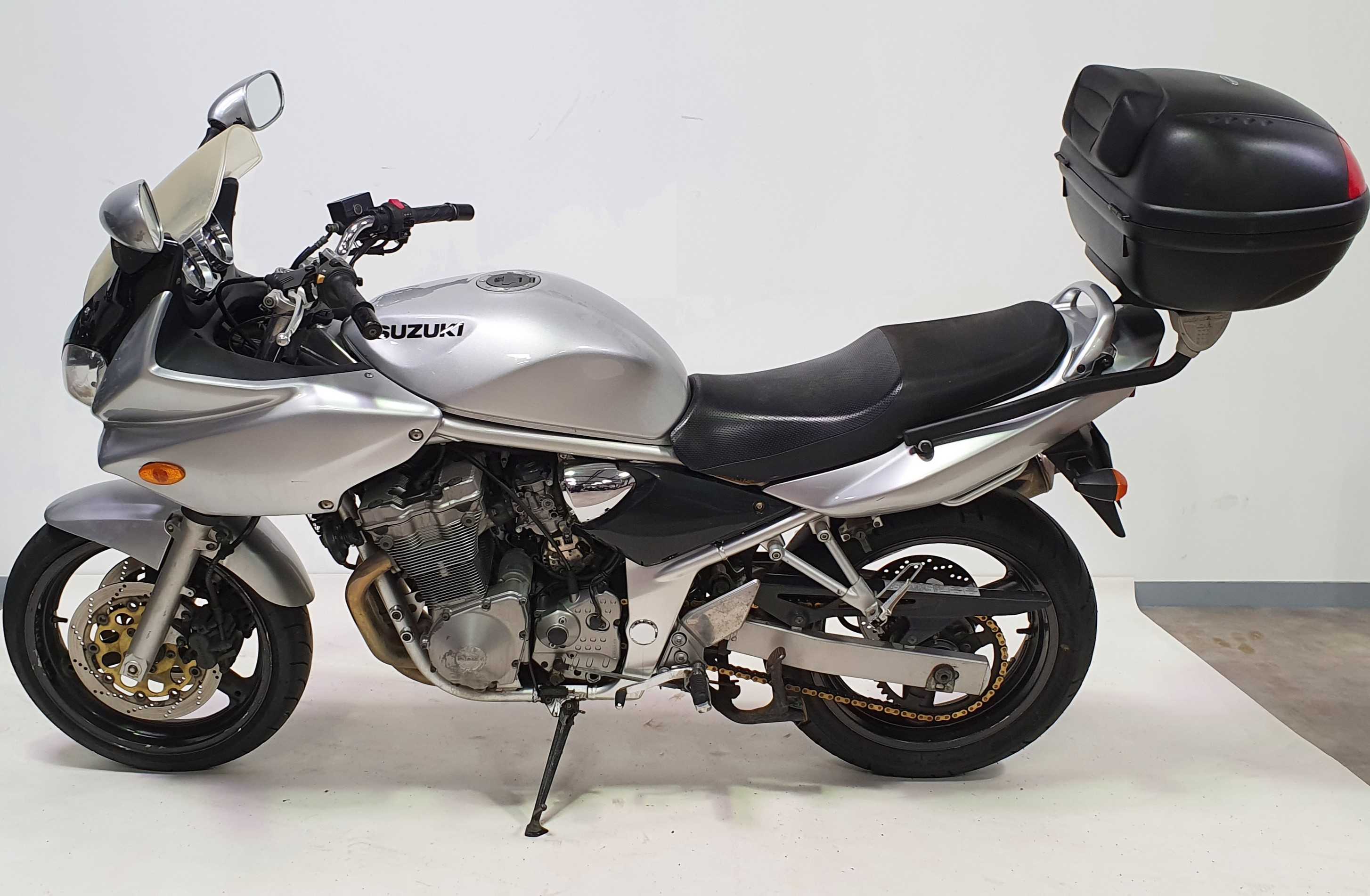 Suzuki 600 Bandit 2002 HD vue gauche