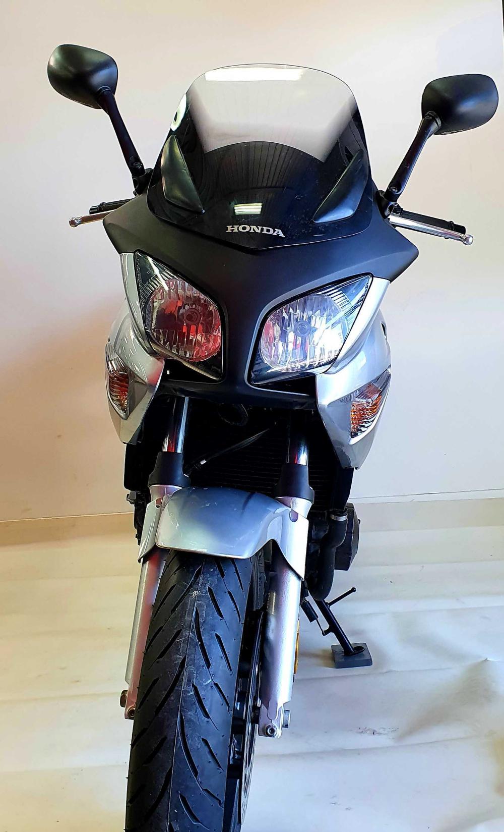 Honda CBF 600 S  ABS 2006 vue avant