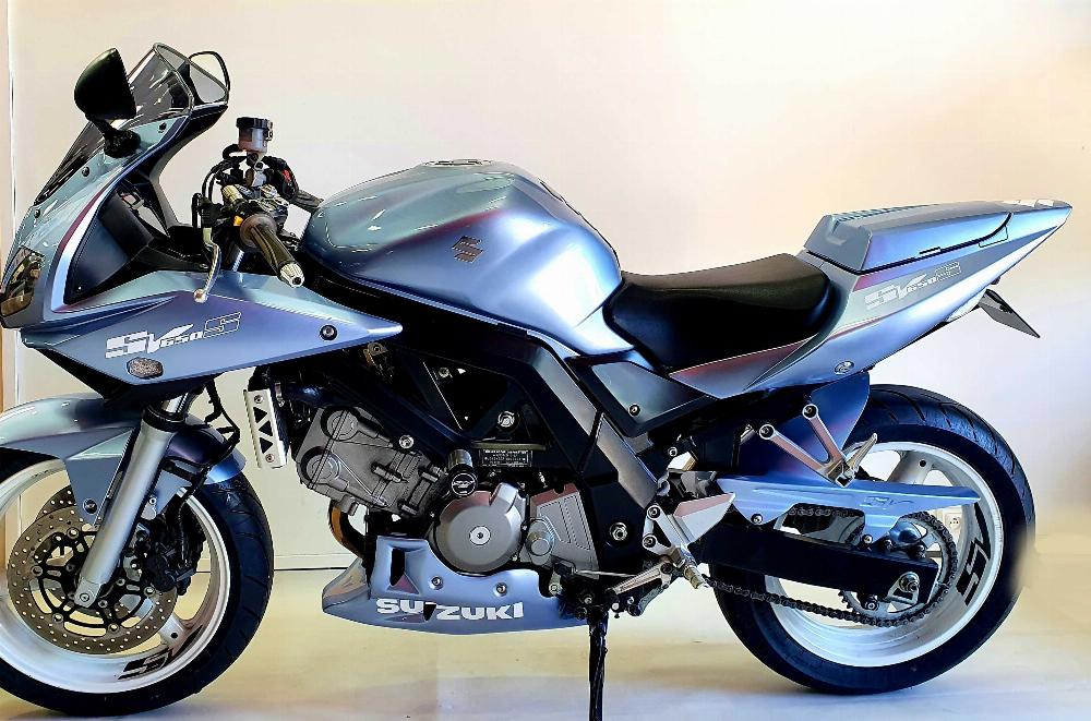 Suzuki SV 650 S 2006 vue gauche