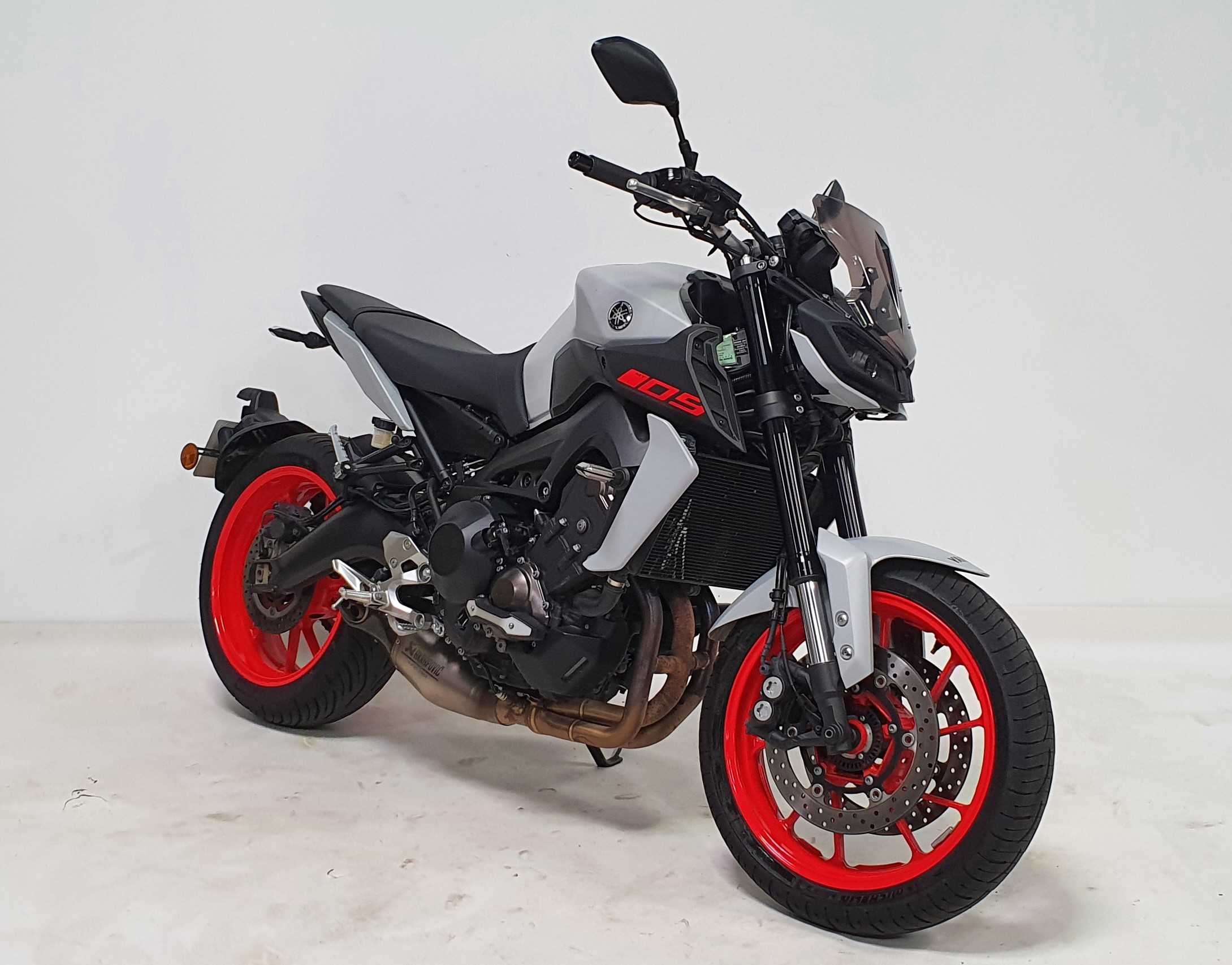 Yamaha MT-09 850 ABS 2019 HD vue 3/4 droite