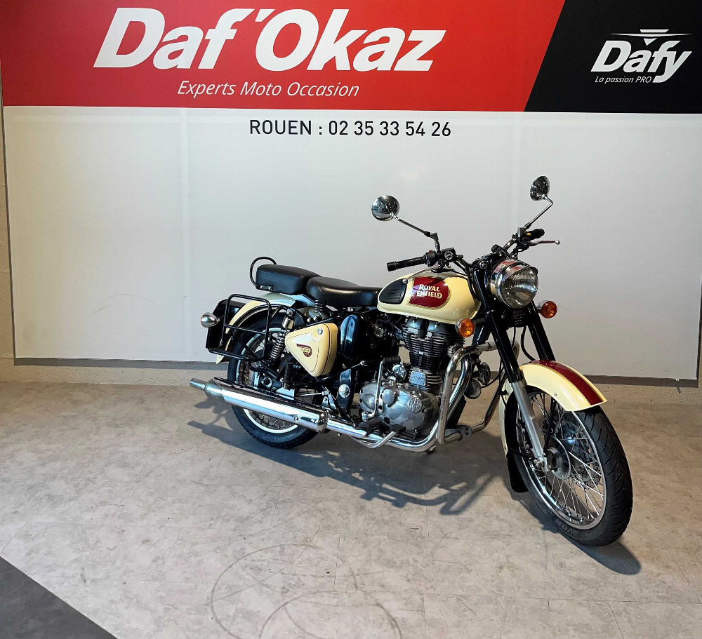 Royal Enfield BULLET CLASSIC 2016 vue 3/4 droite