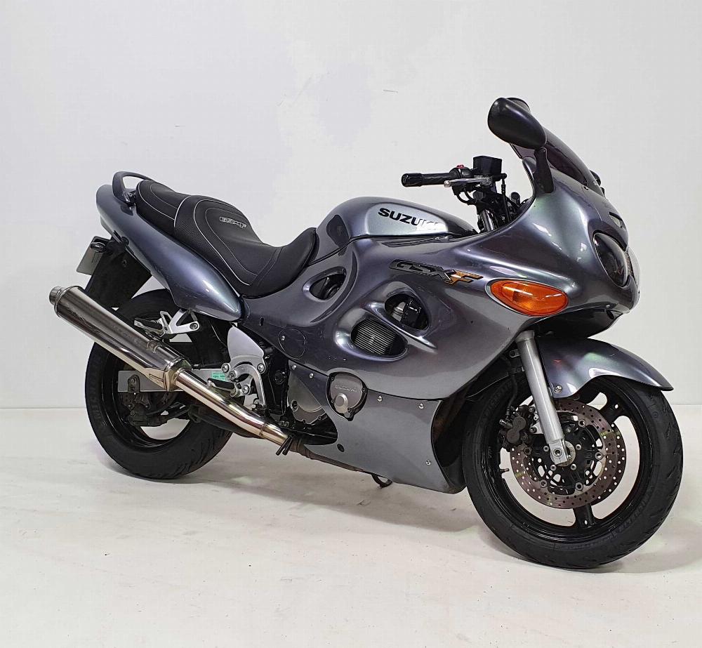 Suzuki GSX-F 750 2003 vue 3/4 droite