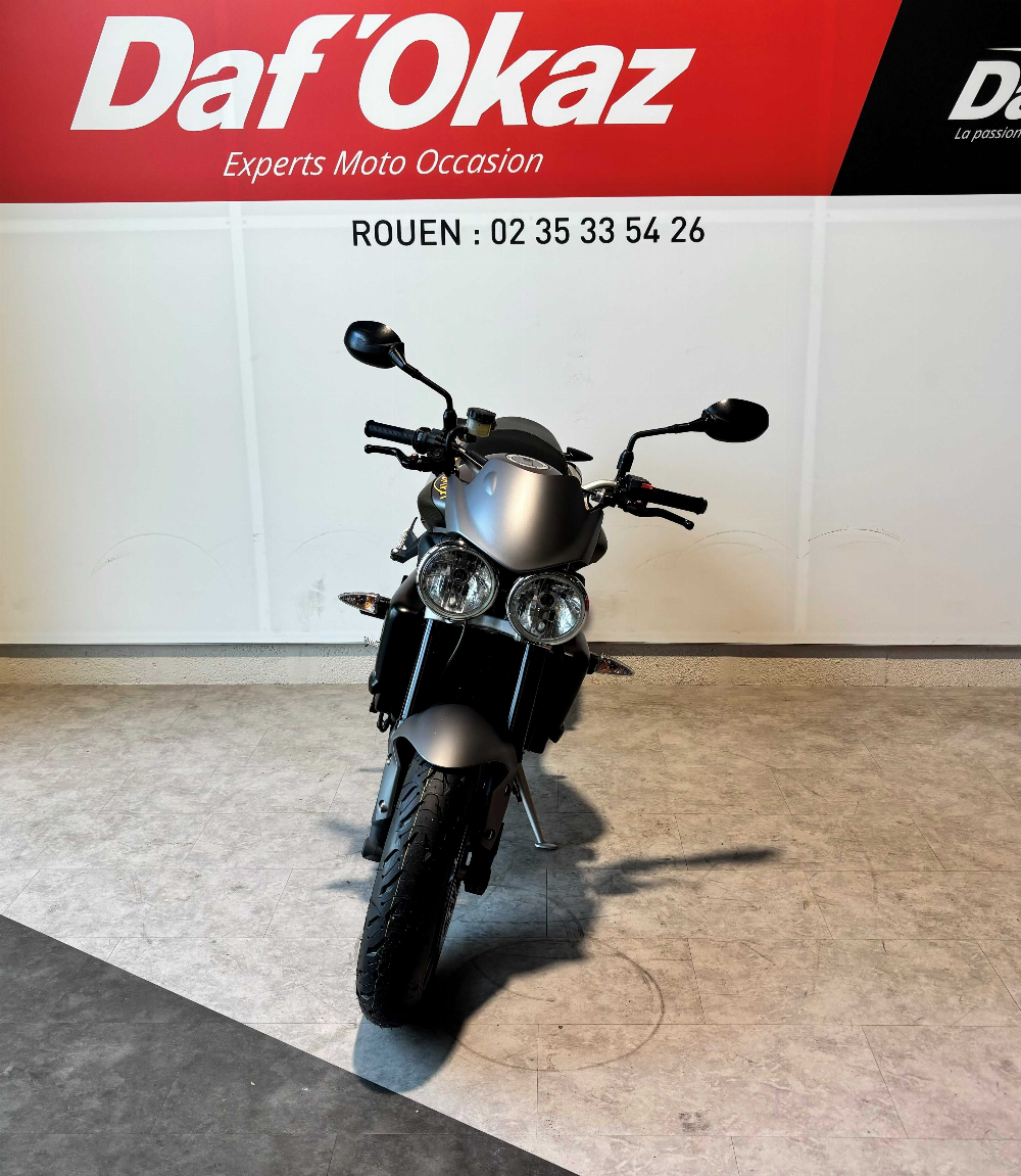 Triumph 675 Street Triple R 2009 vue avant