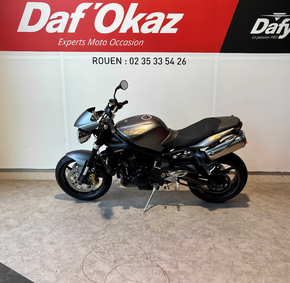 Triumph 675 Street Triple R 2009 vue gauche