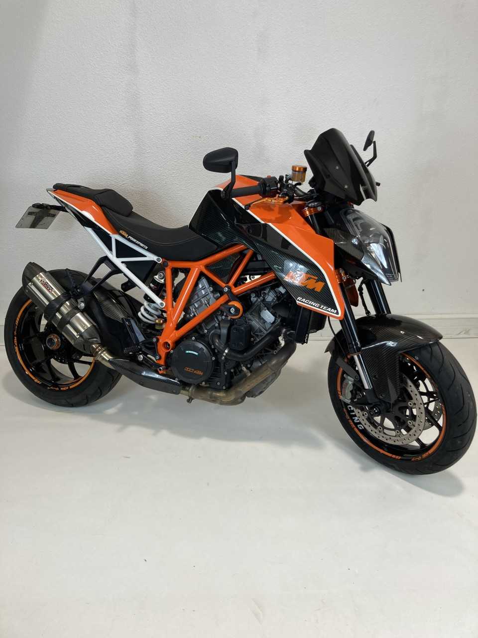 KTM 1290Super Duke R 2015 HD vue 3/4 droite