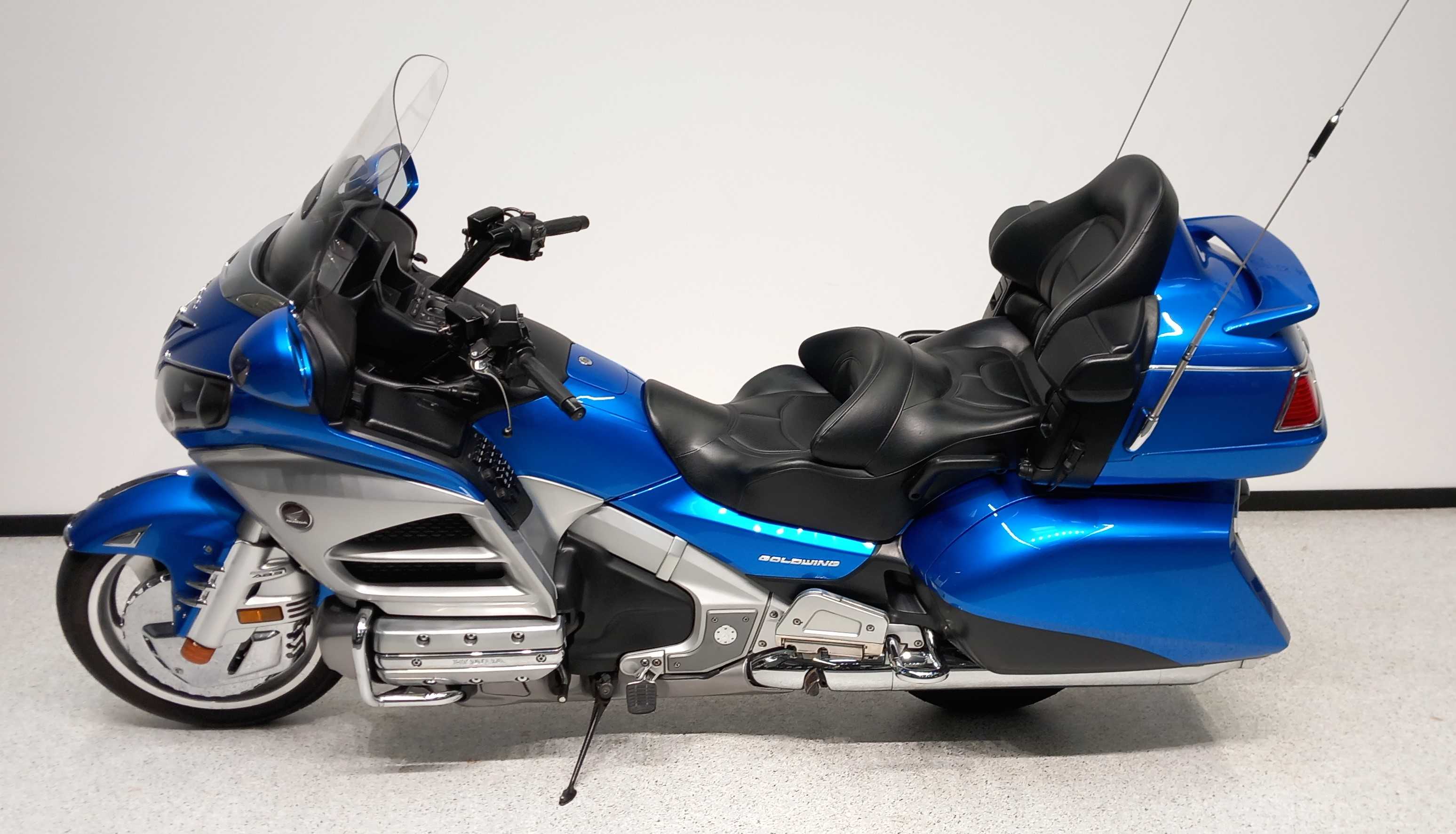 Honda GL 1800 Goldwing 2012 HD vue gauche