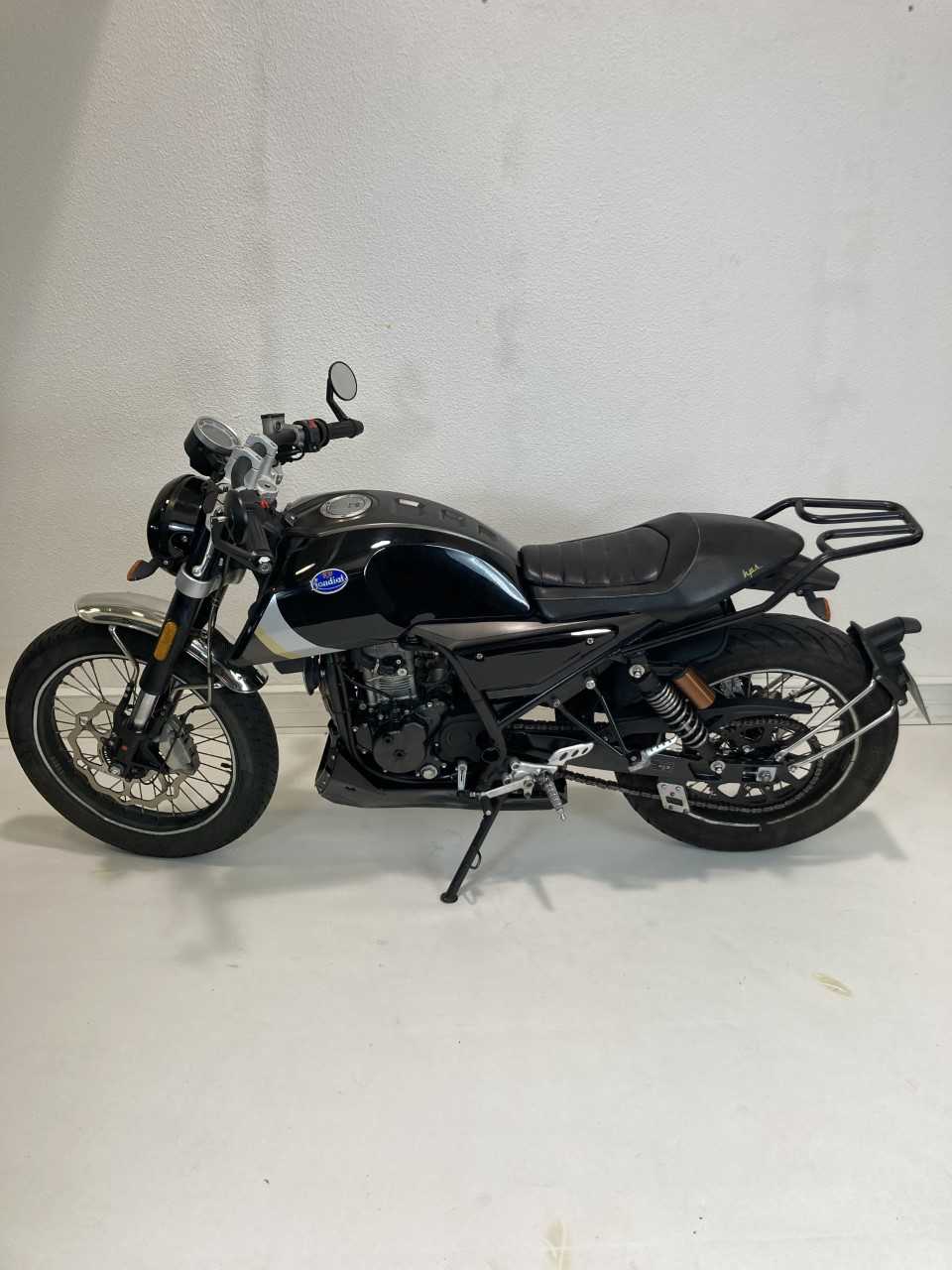 F.B MONDIAL 125 cr001 2019 HD vue gauche