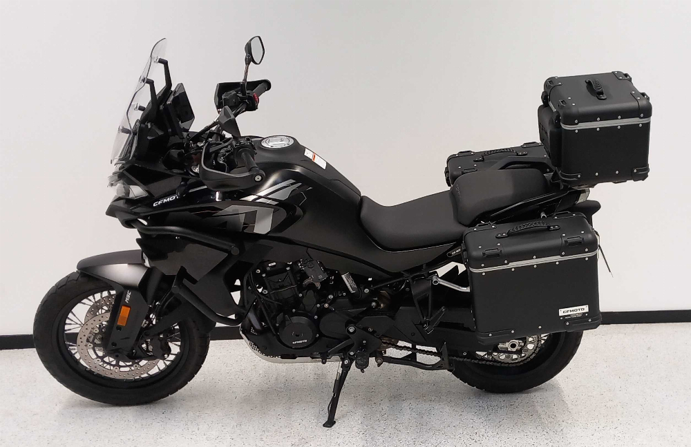CFMOTO 800 MT EXPLORE 2023 vue gauche