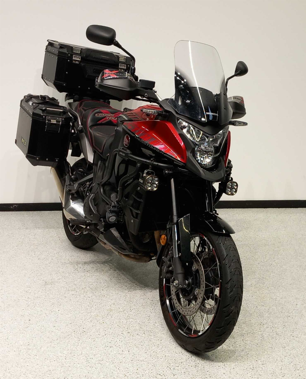 Honda VFR 1200 X Crosstourer DCT 2017 vue 3/4 droite