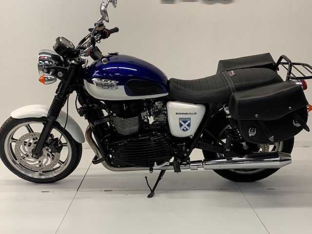 Triumph 865 Bonneville T100 Black 2014 HD vue gauche