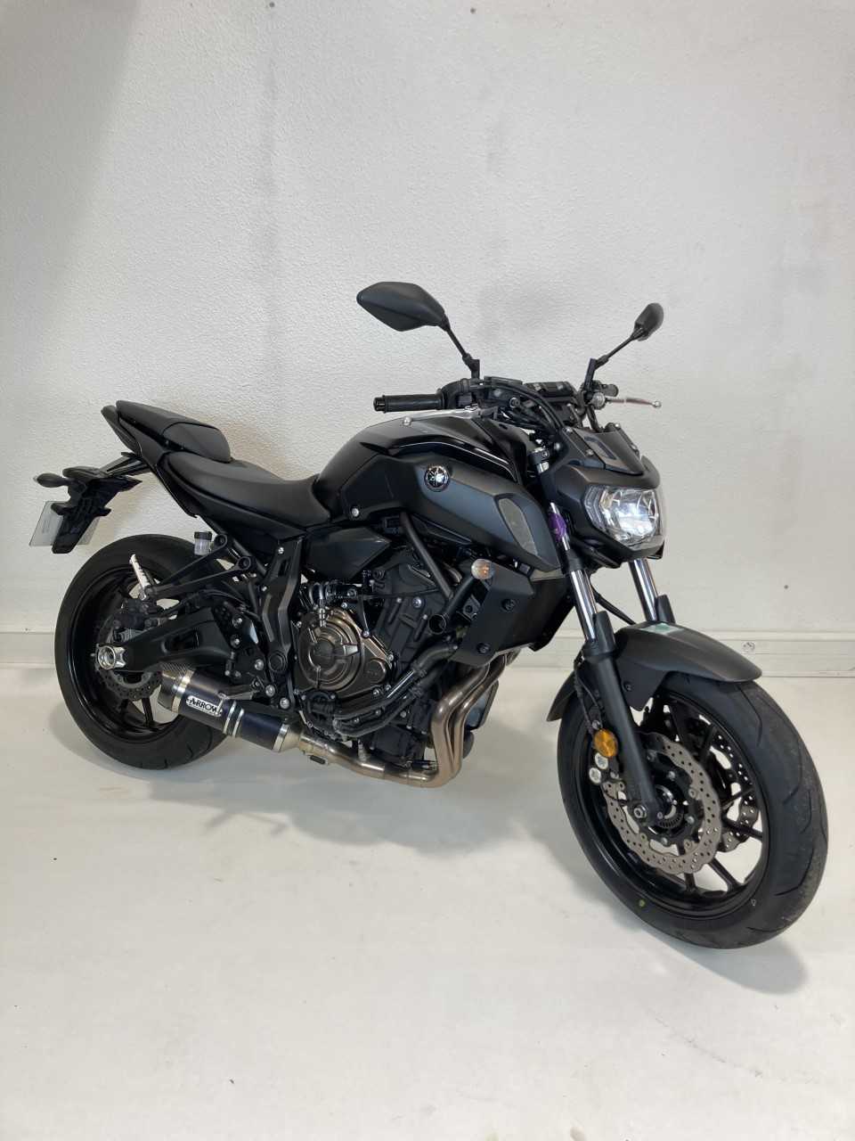 Yamaha MT-07   ABS (35KW) 2019 vue 3/4 droite