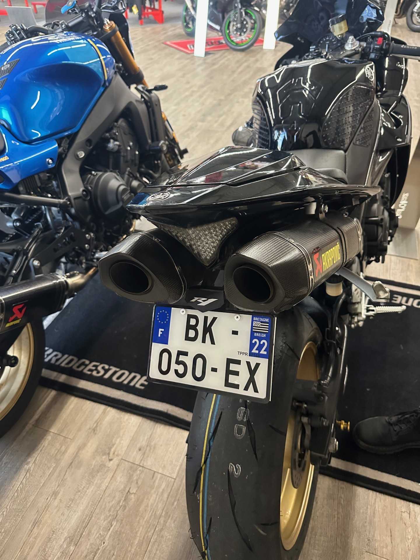 Yamaha YZF 1000 R1 2011 HD vue arrière