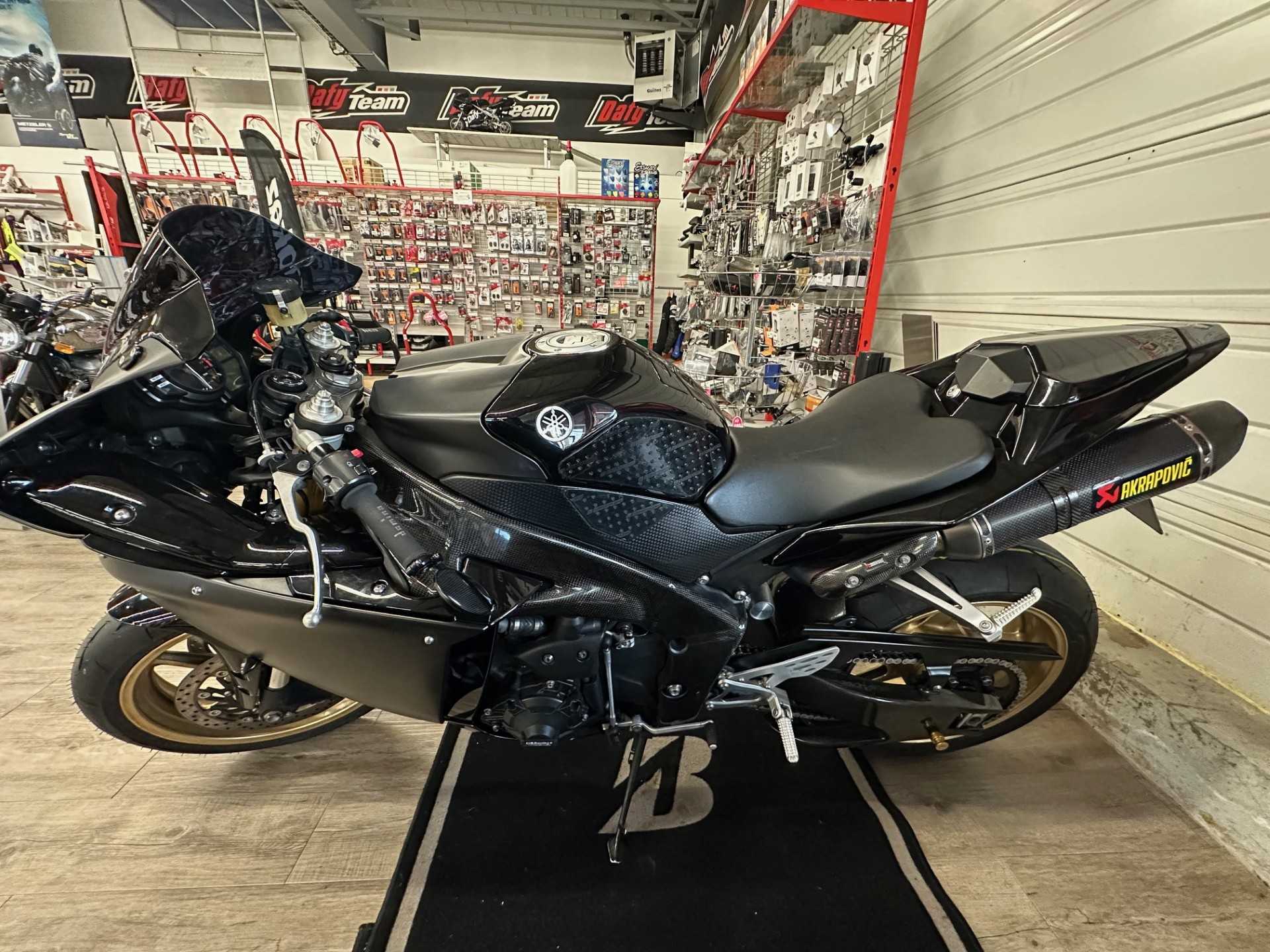 Yamaha YZF 1000 R1 2011 HD vue gauche