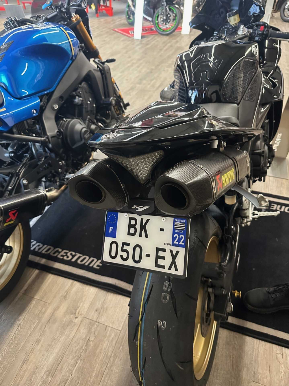 Yamaha YZF 1000 R1 2011 vue arrière