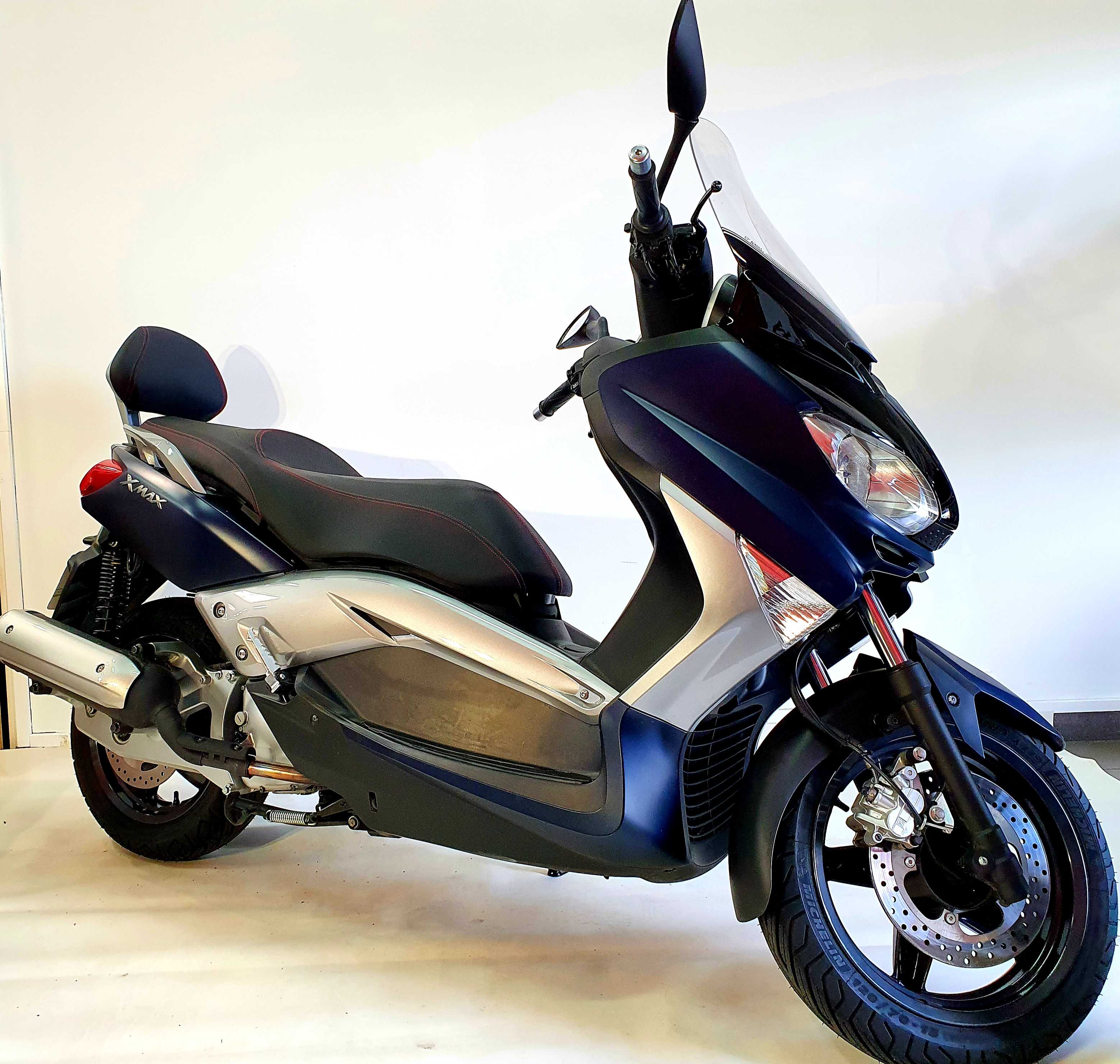 Yamaha YP 125 R X-Max 2010 HD vue 3/4 droite