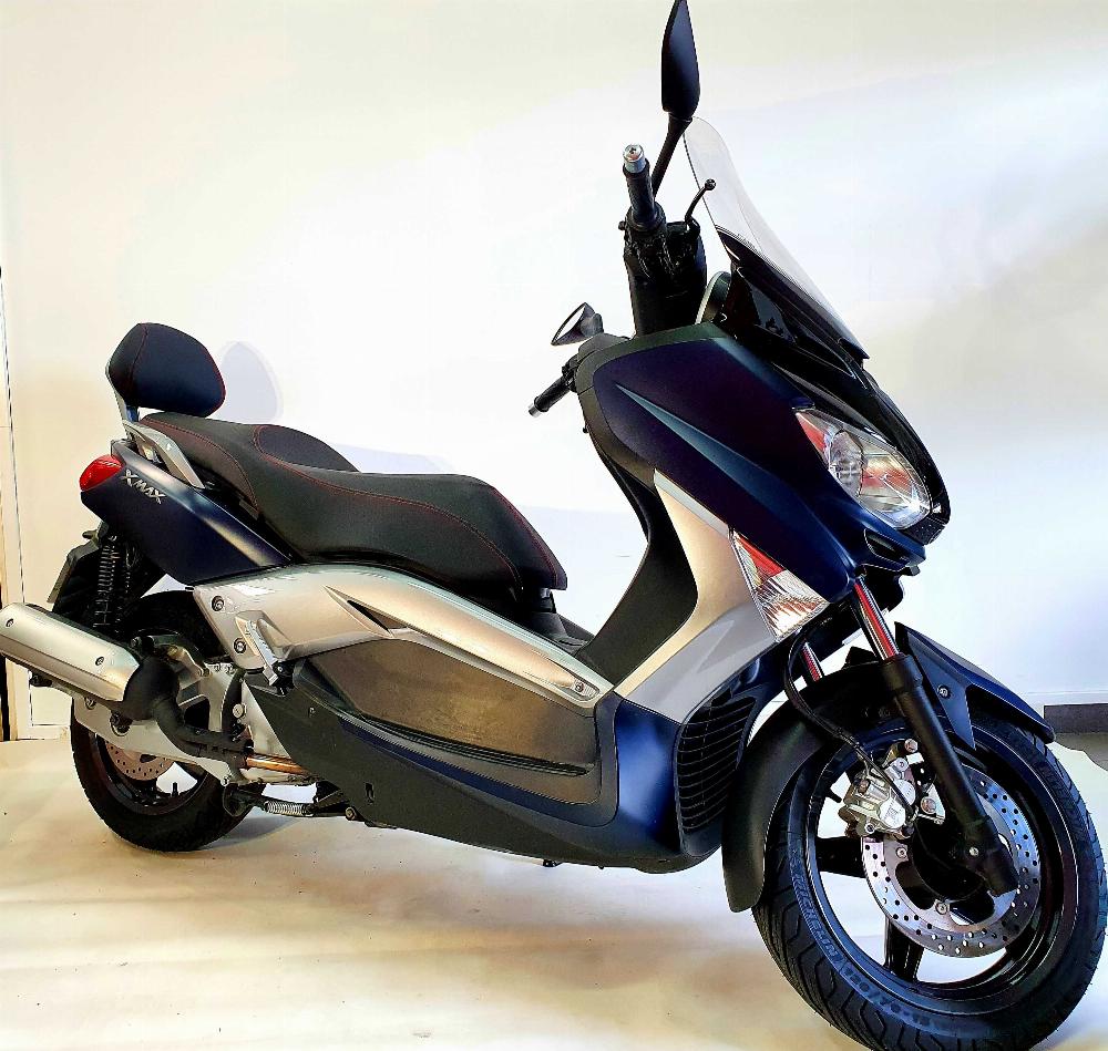 Yamaha YP 125 R X-Max 2010 vue 3/4 droite