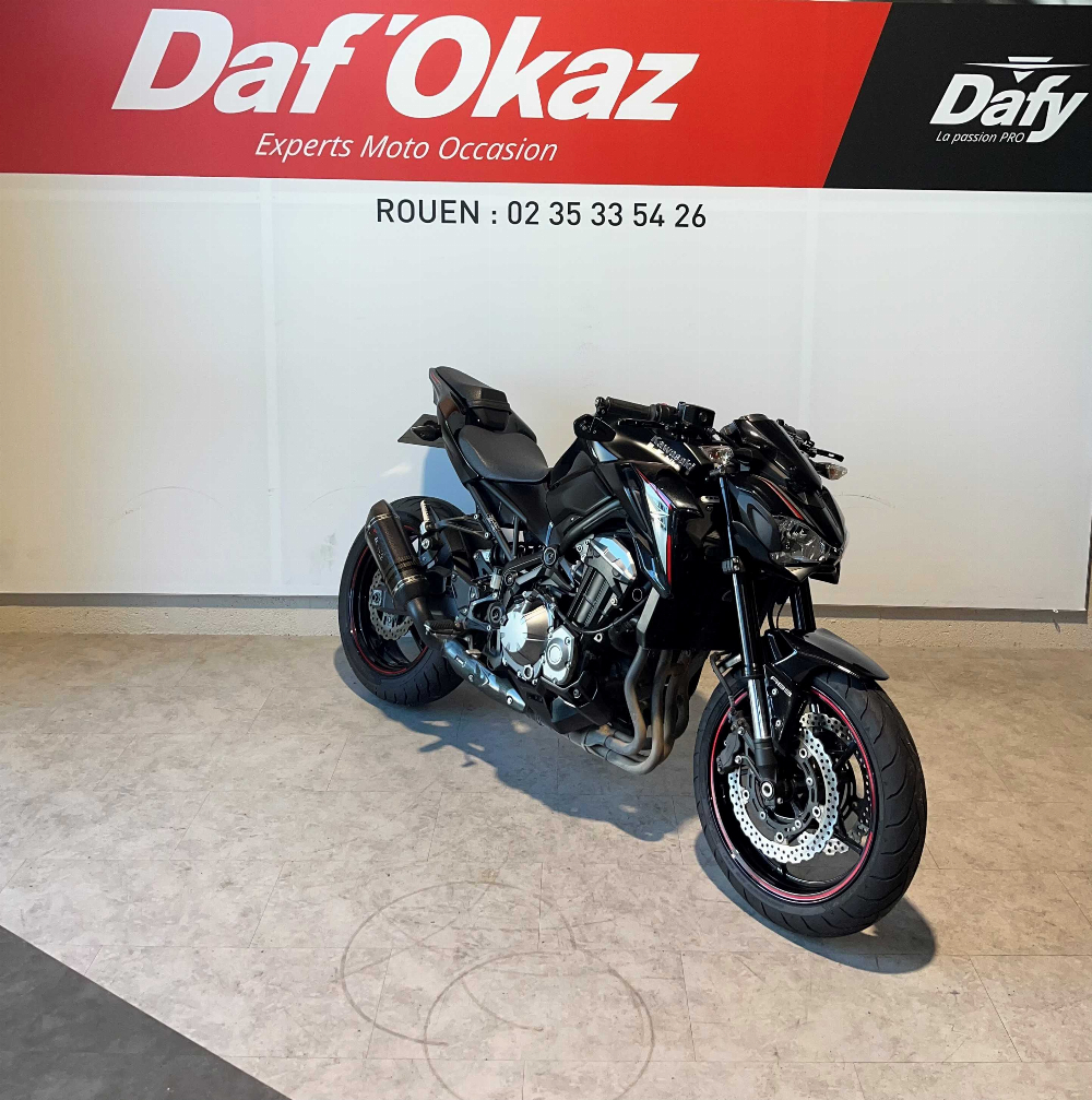 Kawasaki Z 900 2018 vue 3/4 droite
