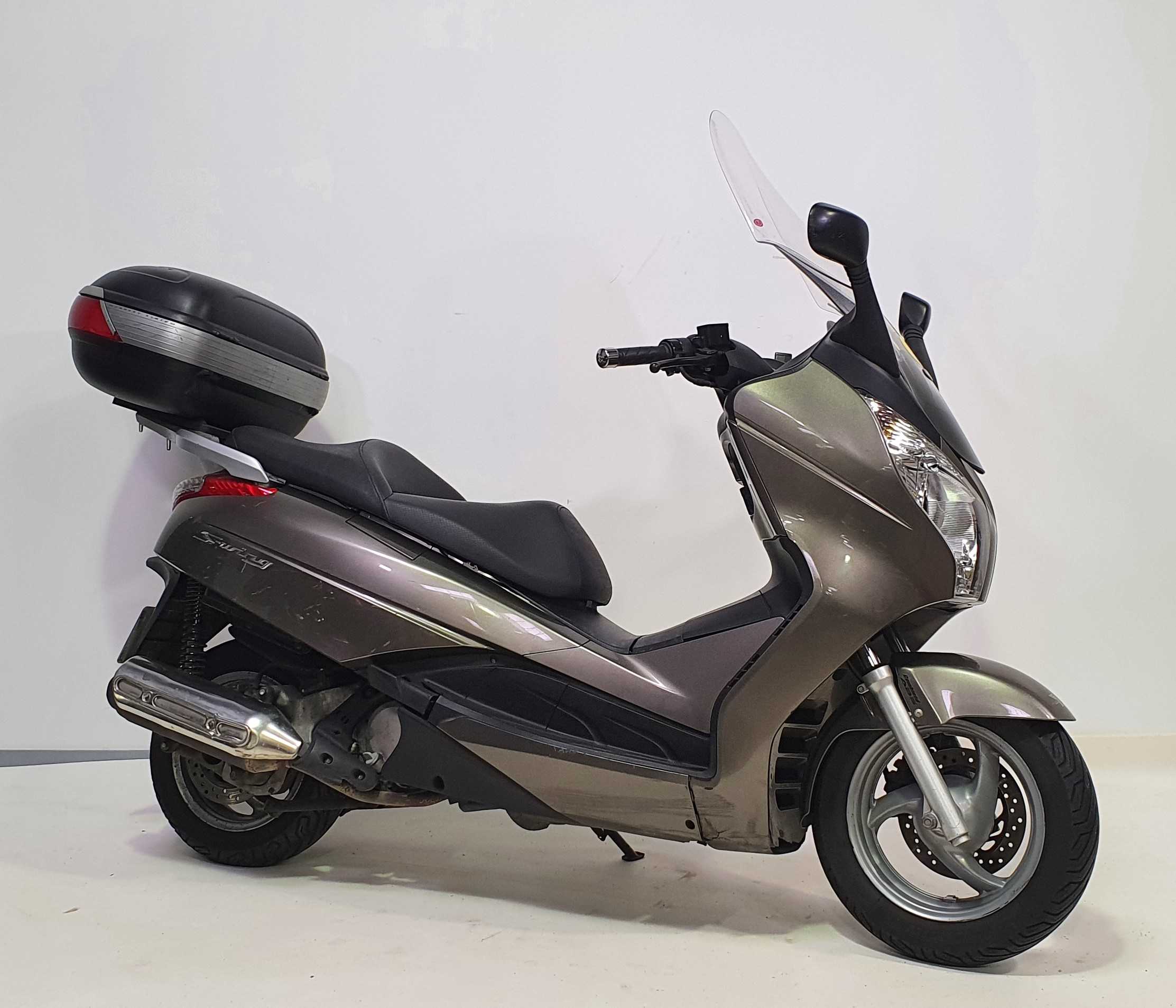 Honda Swing 125 2012 HD vue 3/4 droite