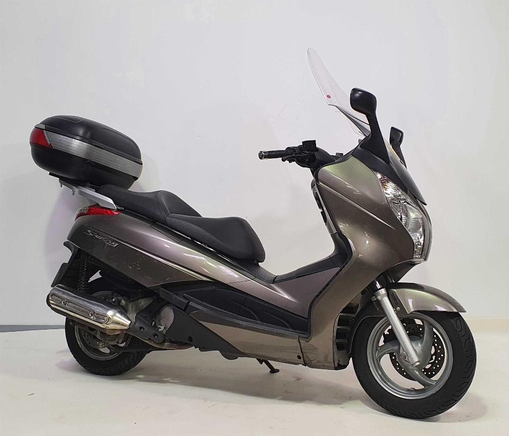 Honda Swing 125 2012 vue 3/4 droite