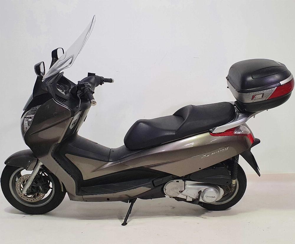 Honda Swing 125 2012 vue gauche