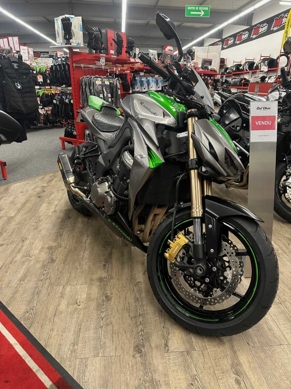 Kawasaki Z 1000 2014 vue 3/4 droite