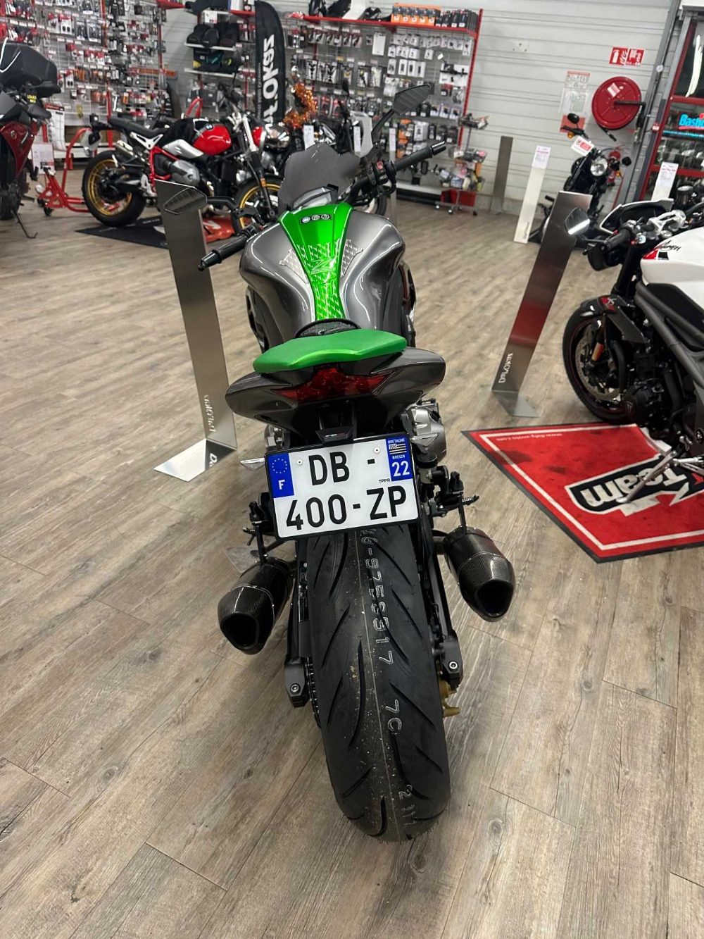 Kawasaki Z 1000 2014 vue arrière