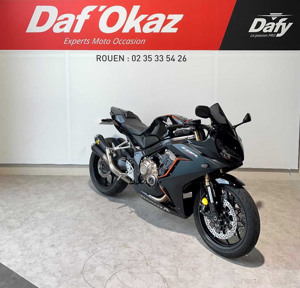 Honda CBR 650 R R 2023 vue 3/4 droite