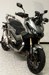 Aperçu Honda X-ADV 750 2017 vue 3/4 droite