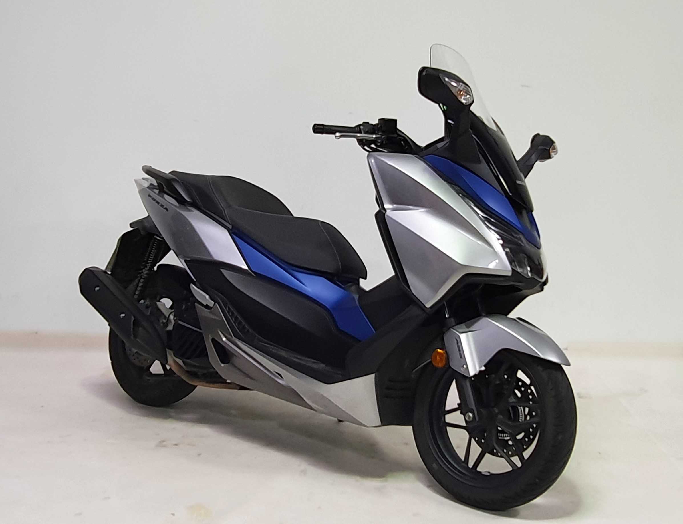 Honda NSS 125 Forza ABS 2017 HD vue 3/4 droite