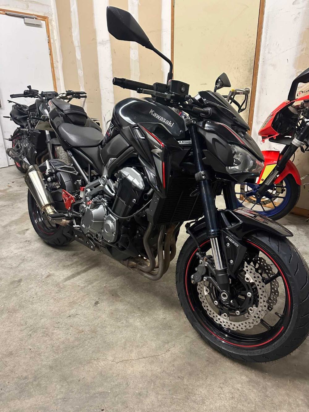 Kawasaki Z 900 2019 vue 3/4 droite
