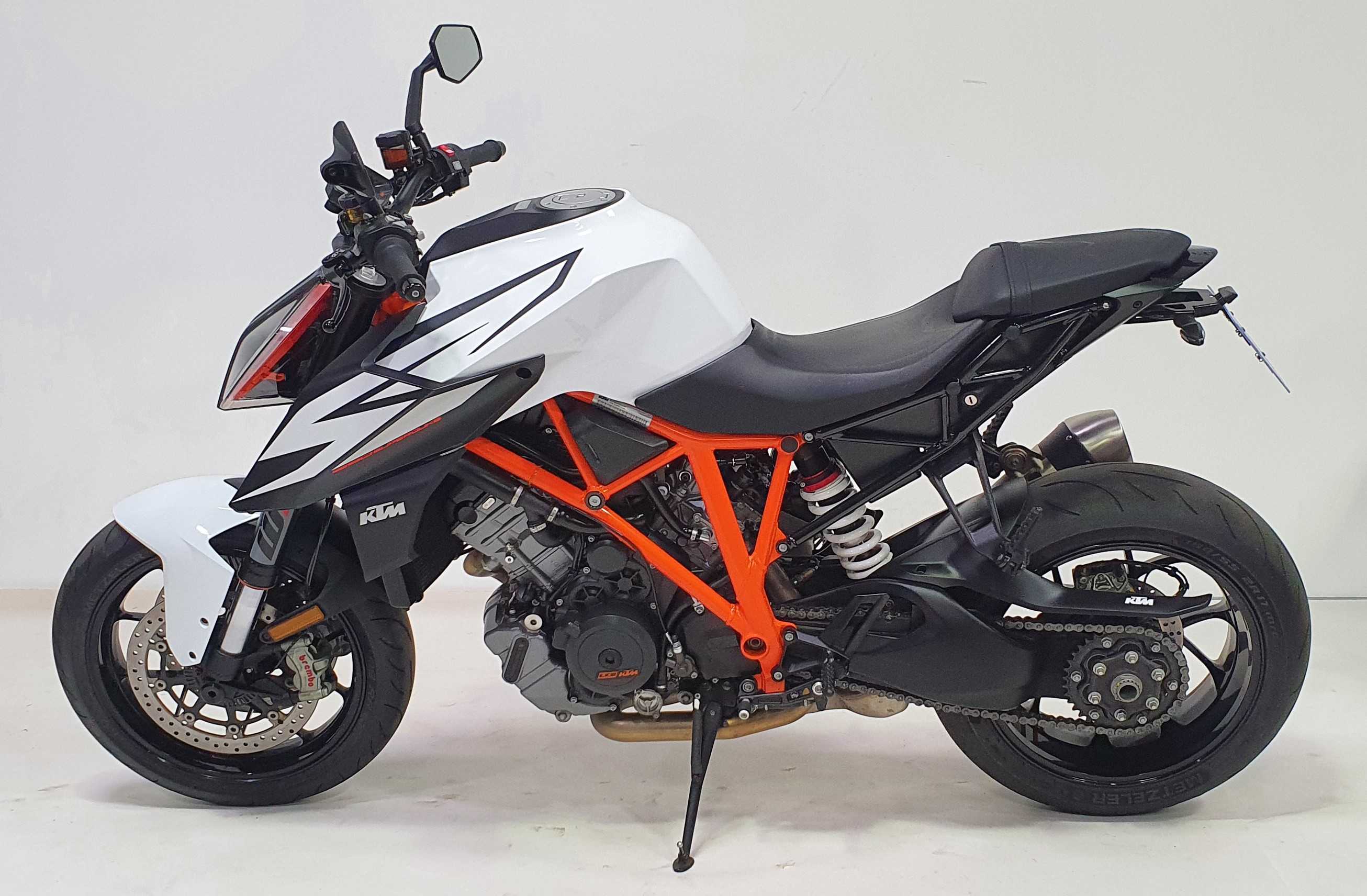 KTM 1290 Super Duke R 2019 HD vue gauche