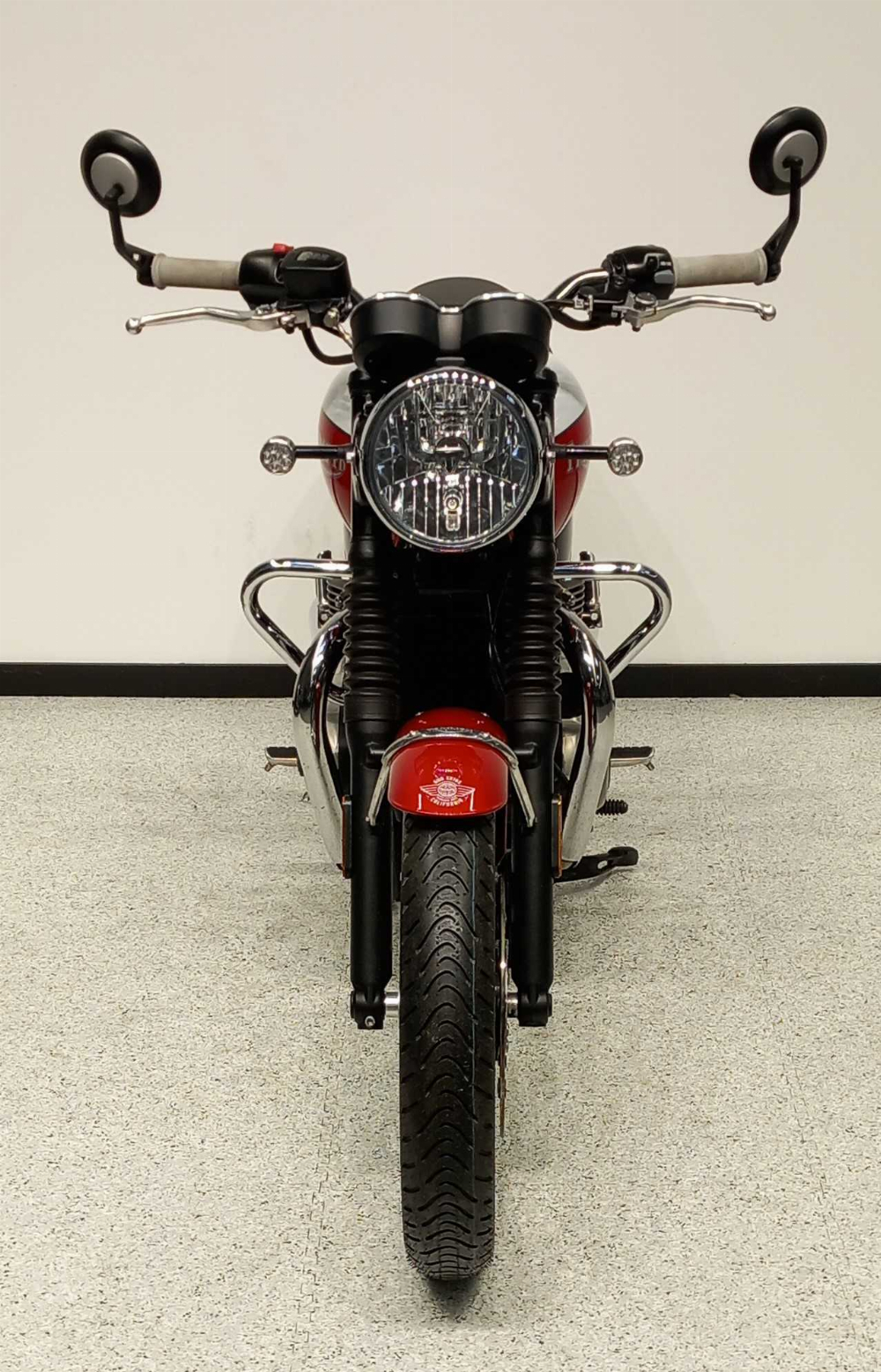 Triumph BONNEVILLE T 100 2020 vue avant