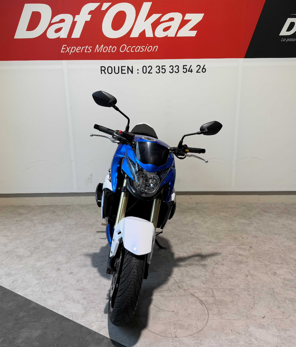 Suzuki GSR 750 2013 vue avant